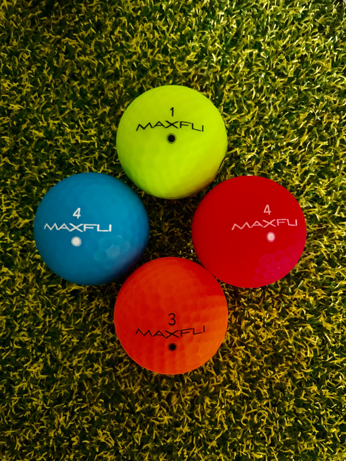 12 Maxfli Colored Golf Balls