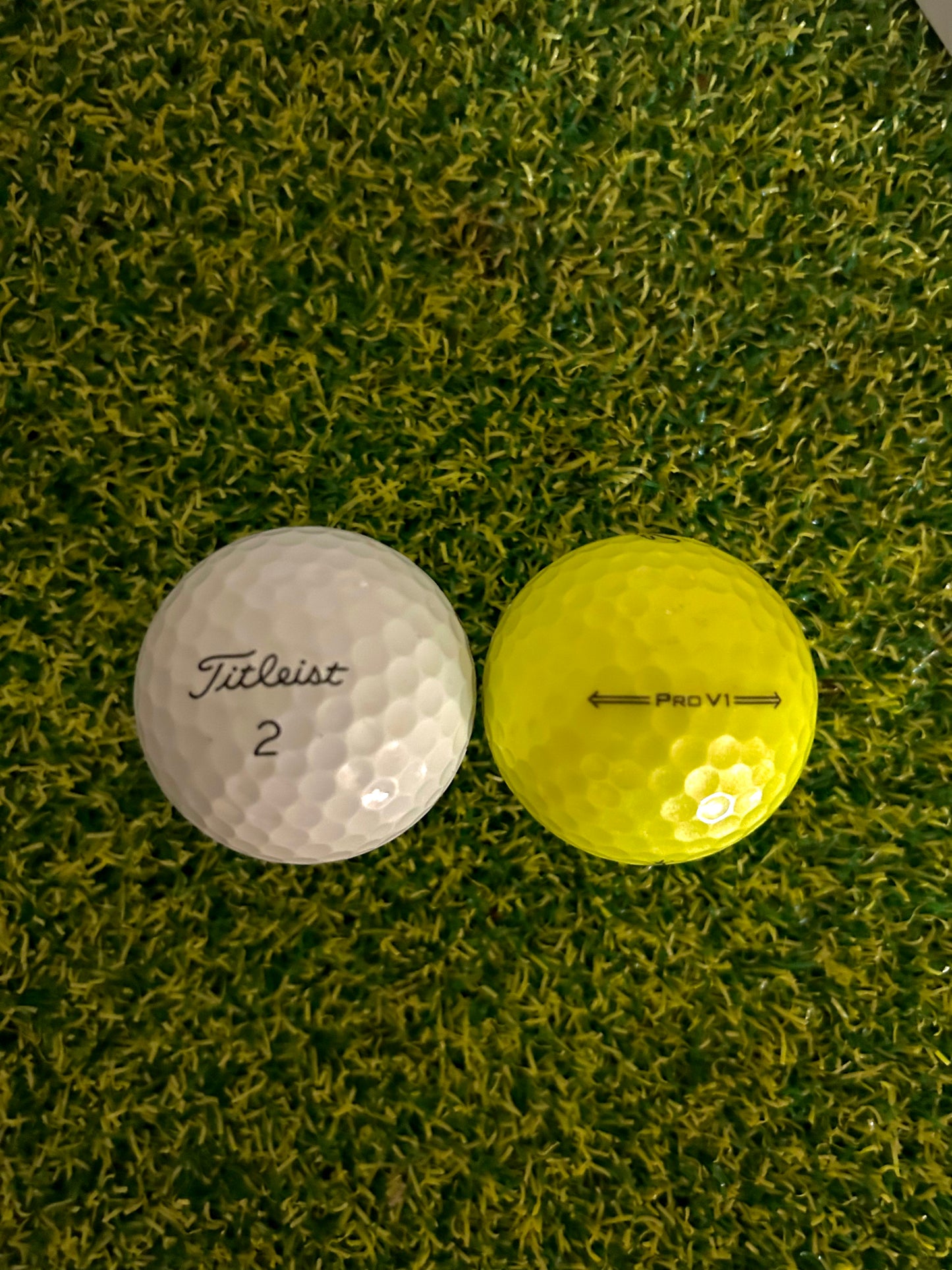 12 White Titleist Pro V1 Golf balls